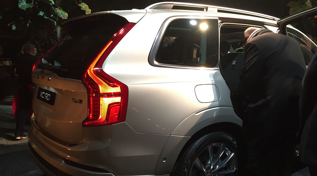 2015-Volvo-XC90-back_side.jpg