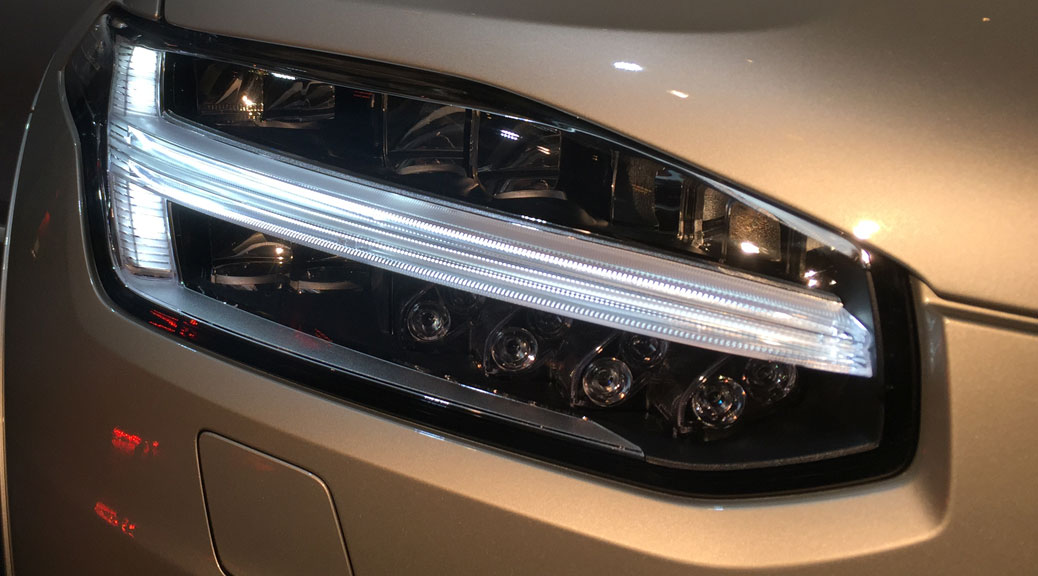 2015-Volvo-XC90-headlight.jpg