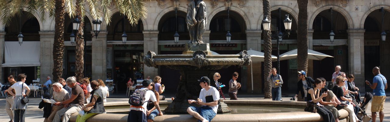 Barcelona - plaza-real-placa-reial-barcelona.jpg
