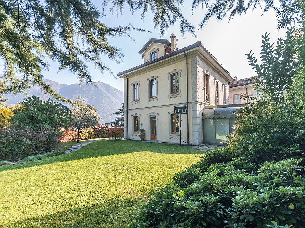  Mailand
- 1 Villa Cernobbio Lake Como.jpg