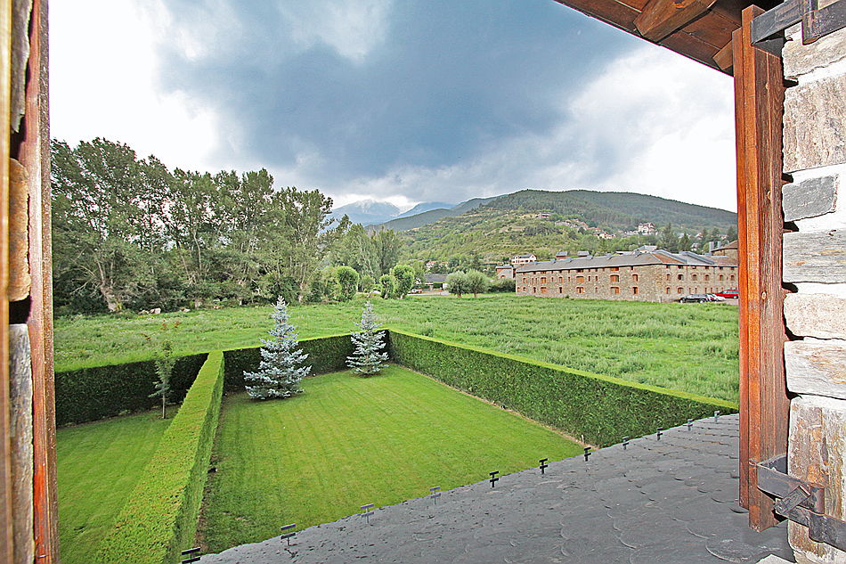  Puigcerdà
- Casa en Alp, Cerdanya, con vistas a La Tosa.
