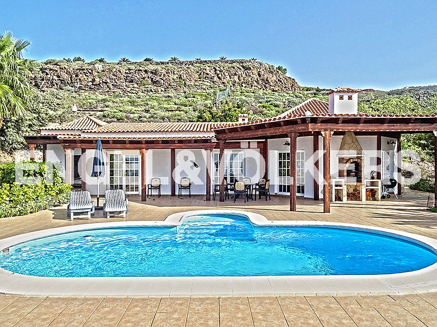 Property of the month February 2016 - Shop Costa Adeje - Property for sale  in Tenerife