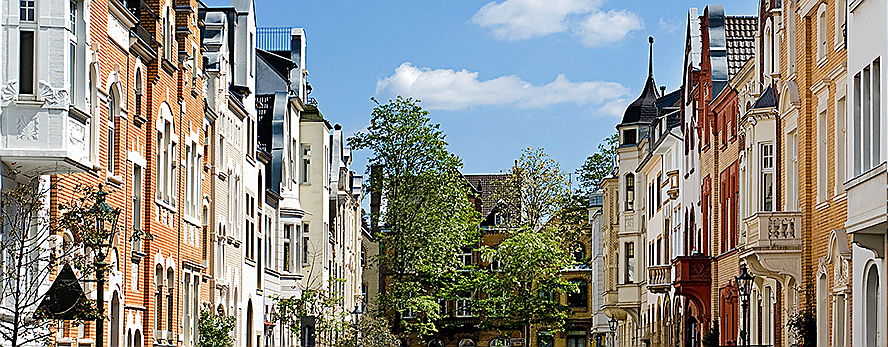  Düsseldorf
- Hochwertige Wohnung in Alt-Oberkassel
Immobilie in Oberkassel mit zahlreichen Eigentumswohnungen
Immobilie mit hochwertigen Eigentumswohnungen, Oberkassel, Düsseldorf