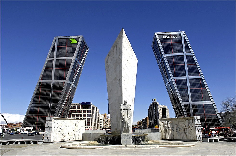  Madrid
- torres kio.jpg