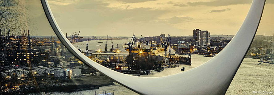  Hamburg
- Elbphilharmonie Stimmgabel Kopie.jpg