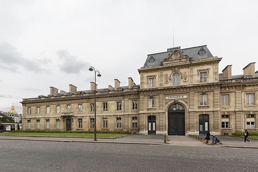  Paris
- A la découverte du 7ème: l'Ecole Militaire